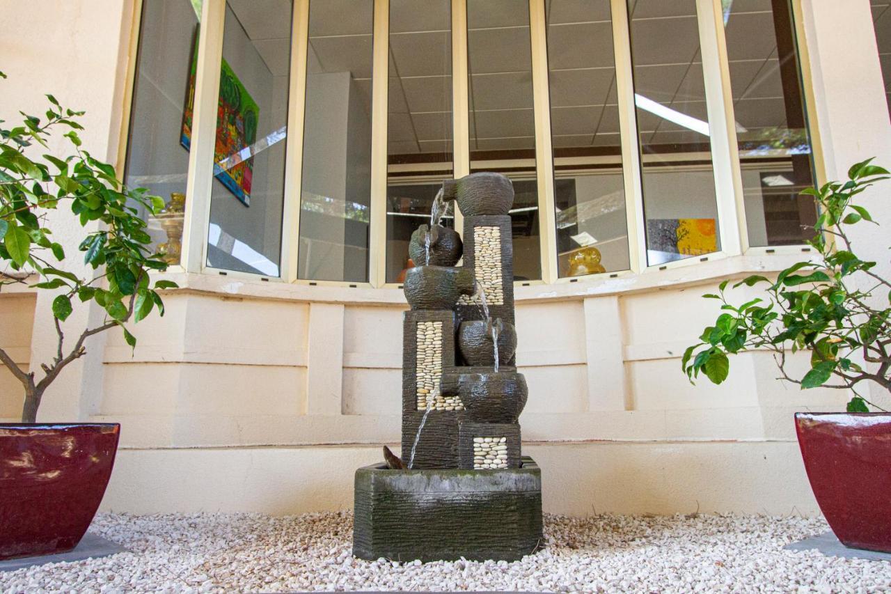 Logis Hotel Restaurant Le Kalliste Hyères Dış mekan fotoğraf